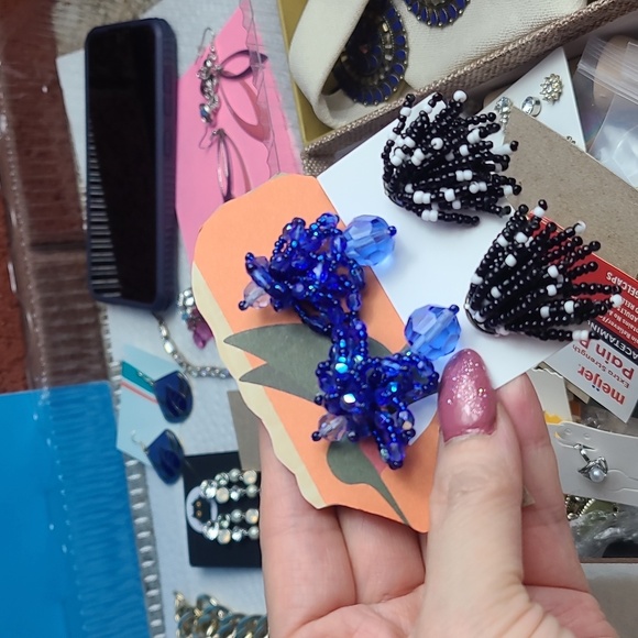 Vintage handmade beaded earrings  blue white black color bundle of 2 - Picture 10 of 11